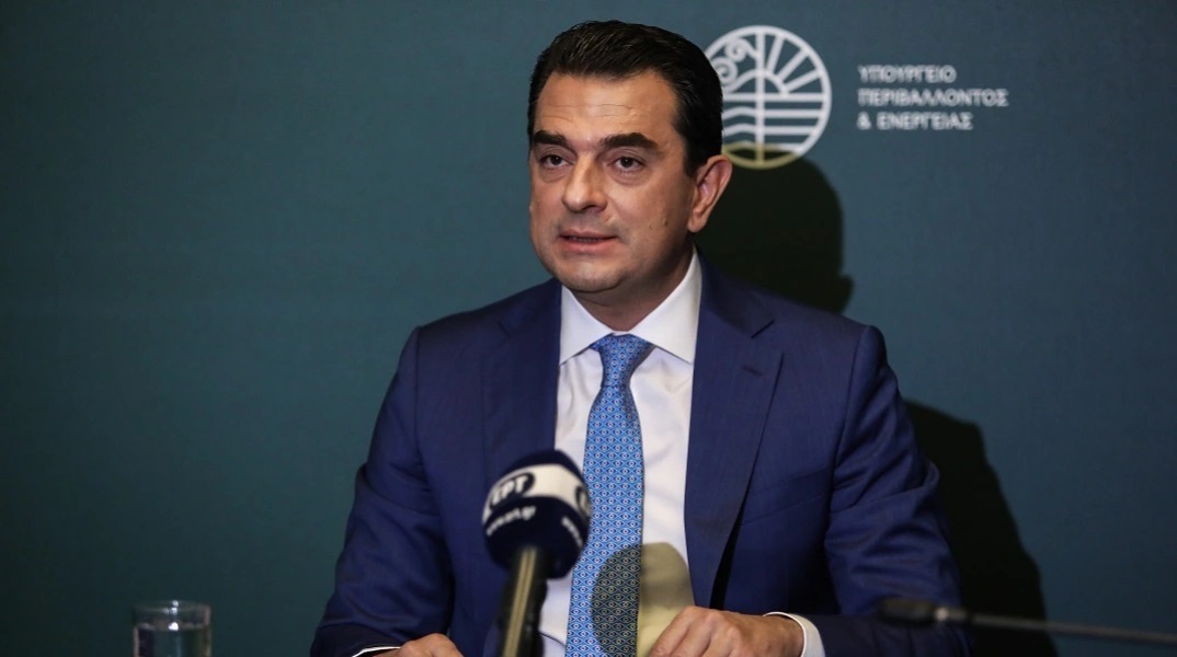 Σκρέκας: Φορολογούμε αναδρομικά τα υπερέσοδα των εταιρειών ενέργειας