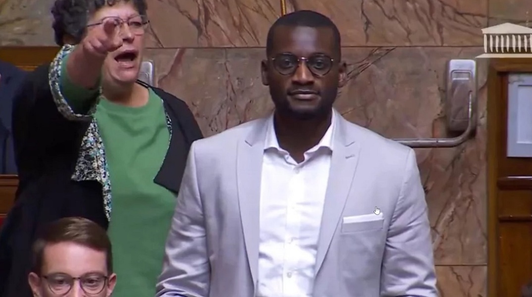 «Γύρνα στην Αφρική» φώναξε βουλευτής της Λεπέν σε μαύρο συνάδελφό του μέσα στη Βουλή