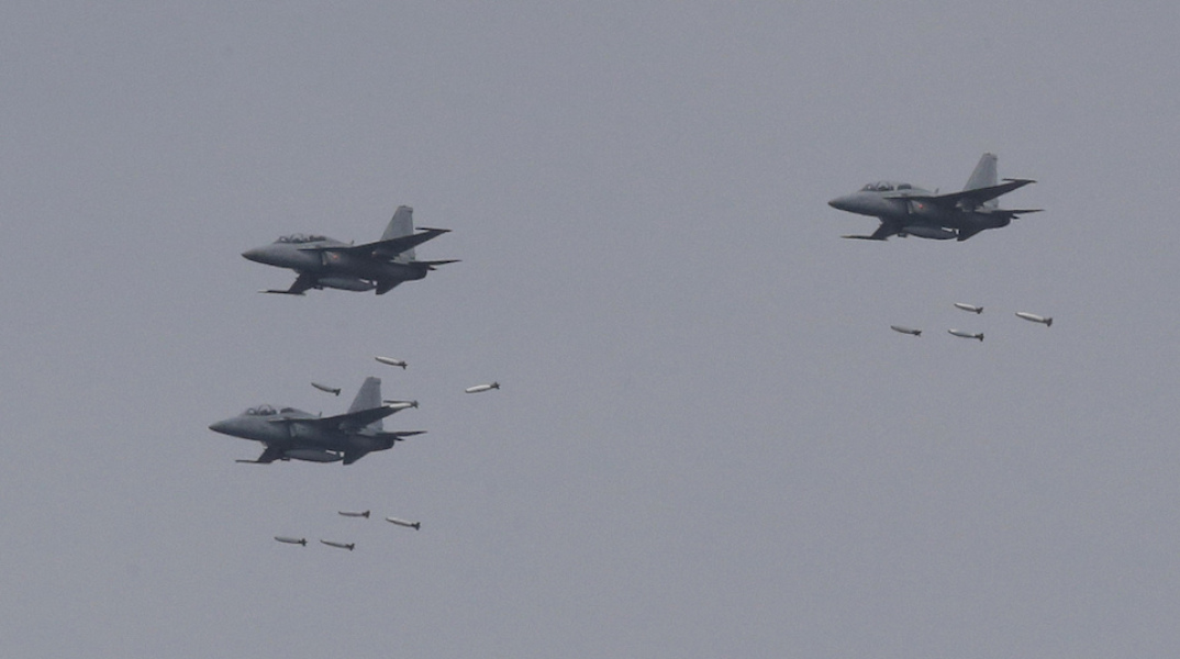 Η Νότια Κορέα απογειώνει εσπευσμένα μαχητικά, καθώς λέει πως εντόπισε κάπου 180 στρατιωτικά αεροσκάφη της Βόρειας Κορέας κοντά στα σύνορα