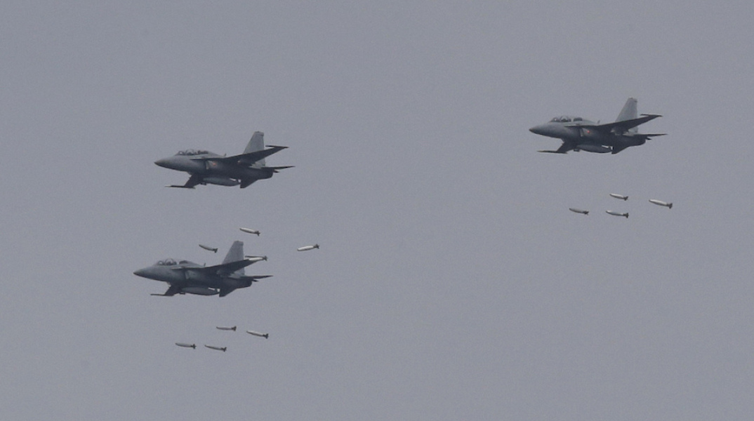 Η Νότια Κορέα απογειώνει εσπευσμένα μαχητικά, καθώς λέει πως εντόπισε κάπου 180 στρατιωτικά αεροσκάφη της Βόρειας Κορέας κοντά στα σύνορα