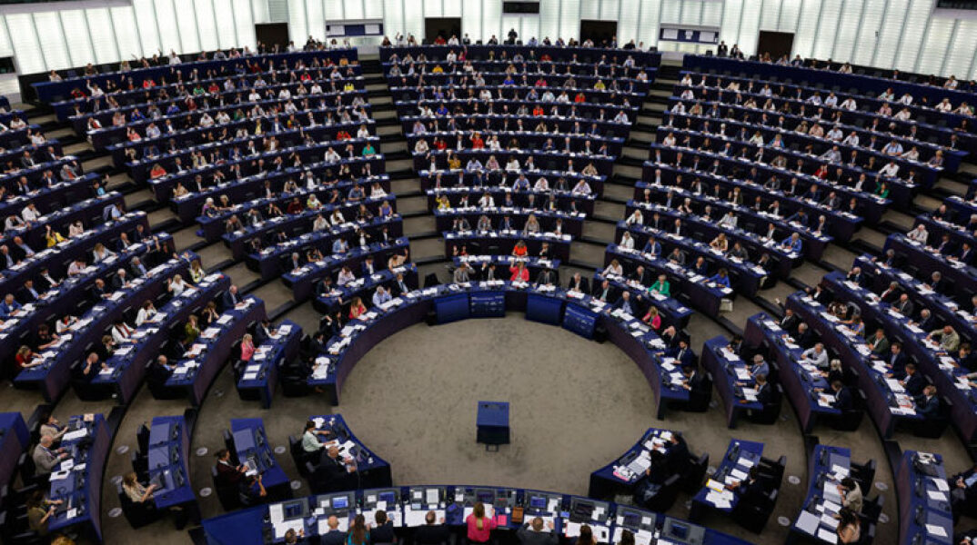 Ολοκληρώθηκε η επίσκεψη των ευρωβουλευτών για τα κατασκοπευτικά λογισμικά