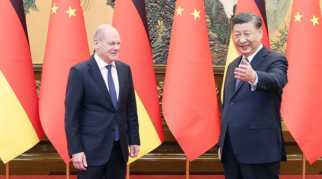 Όλαφ Σολτς και Σι Τζινπίνγκ σε συνάντησή τους στο Πεκίνο