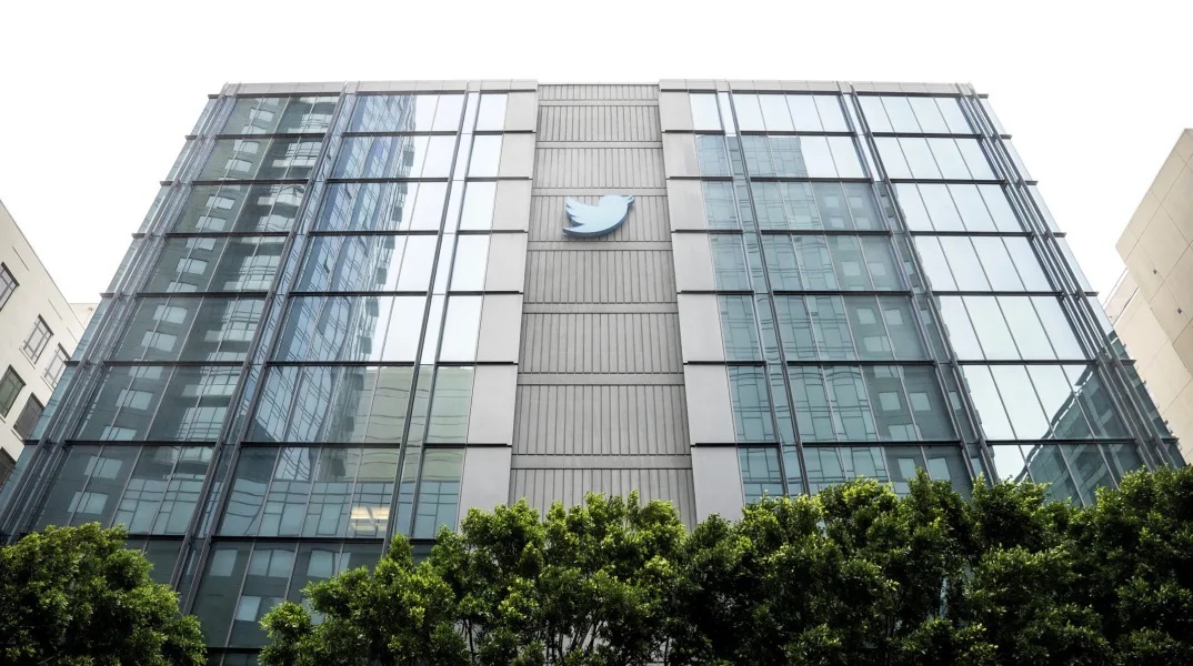 Το Twitter κλείνει προσωρινά τα γραφεία του - Αρχίζουν οι μαζικές απολύσεις
