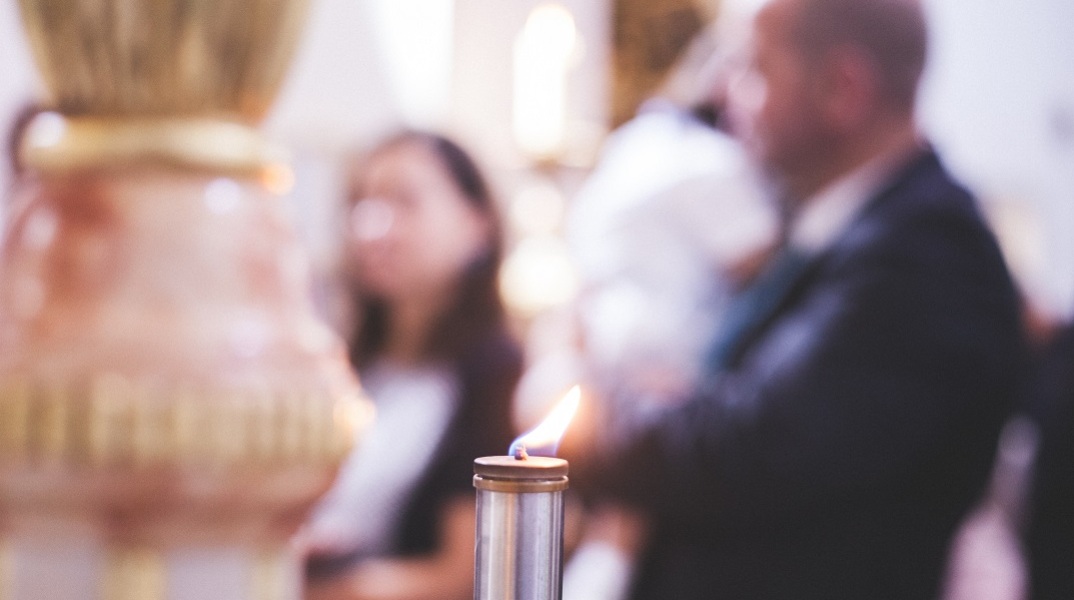 Διακόπηκε βάφτιση λόγω έντονου καβγά των παππούδων για το όνομα