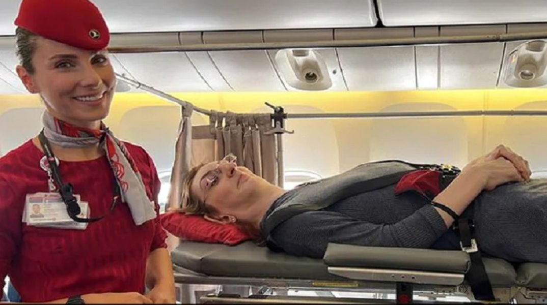 Η πιο ψηλή γυναίκα στον κόσμο ταξίδεψε για πρώτη φορά με αεροπλάνο