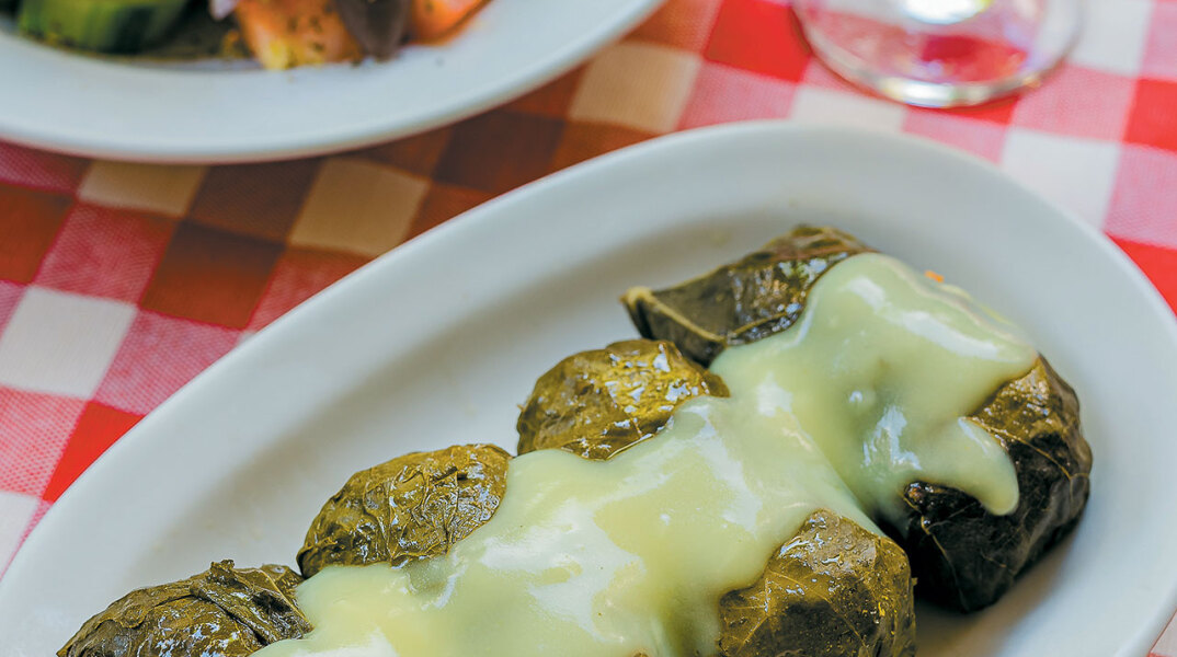 Κισσός, η ταβέρνα που ξυπνά μνήμες από κυριακάτικα οικογενειακά τραπέζια