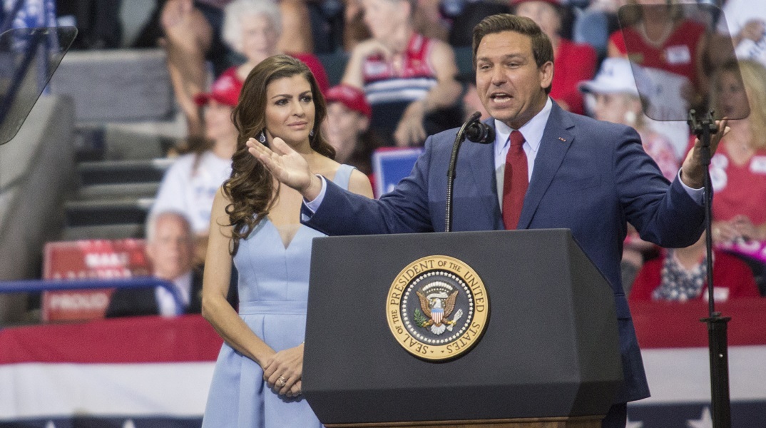 Ρον ΝτεΣάντις - Κάσεϊ Μπλακ