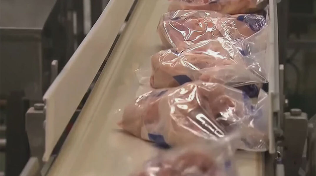 Κρέας κοτόπουλου από εργαστήριο πήρε άδεια στις ΗΠΑ