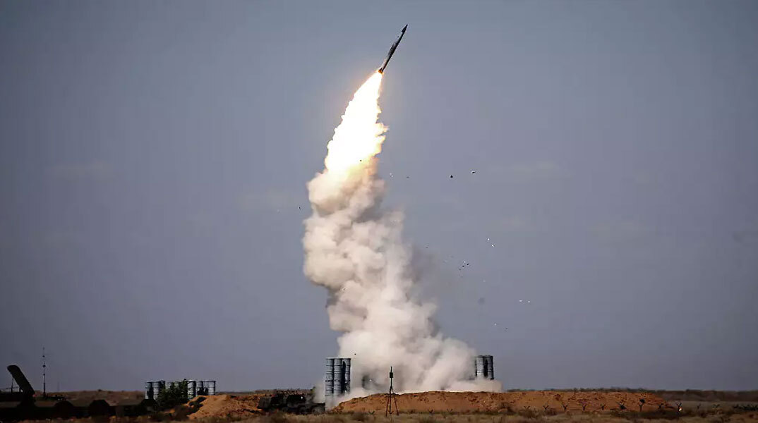 Εκτόξευση αντιαεροπορικού πυραύλου από σύστημα S-300