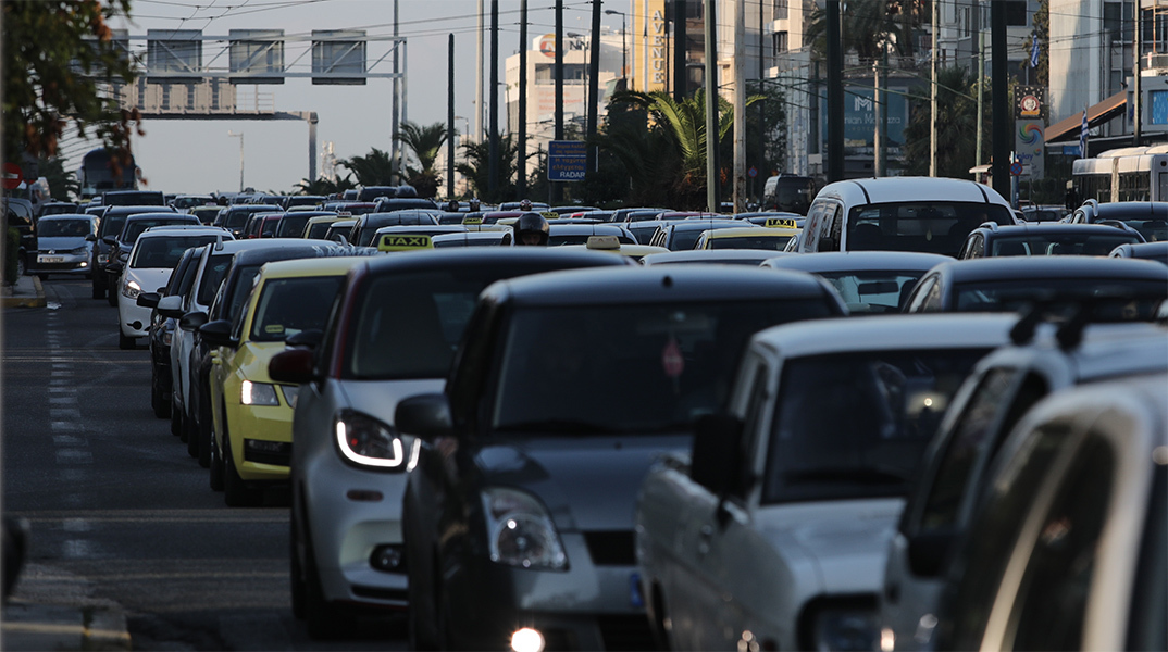 Κίνηση στους δρόμους της Αθήνας