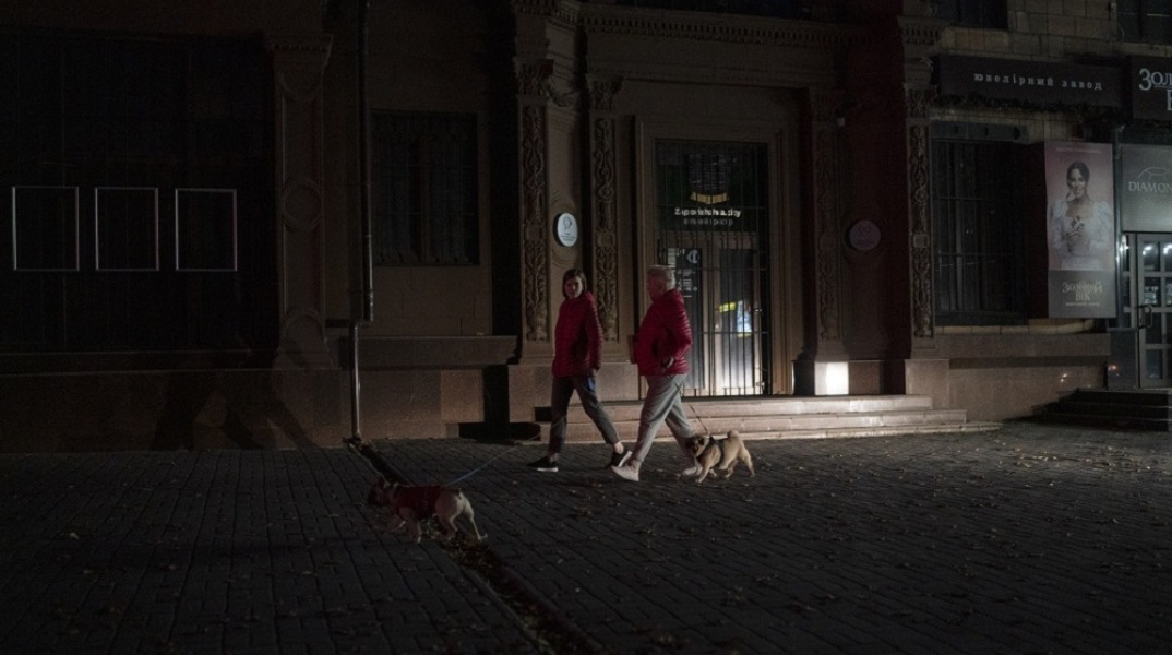 «Φορτίστε τα πάντα» – Η Ουκρανία αντιμέτωπη με μπλακ άουτ διαρκείας