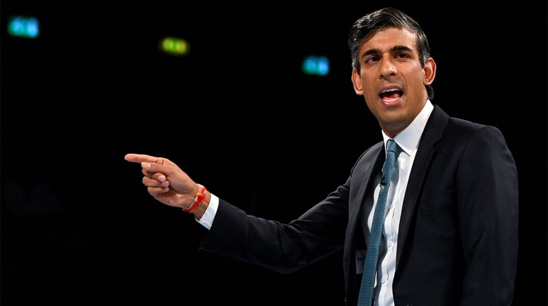 Ο Ρίσι Σουνάκ και επίσημα υποψήφιος για την πρωθυπουργία και την αρχηγία των Συντηρητικών