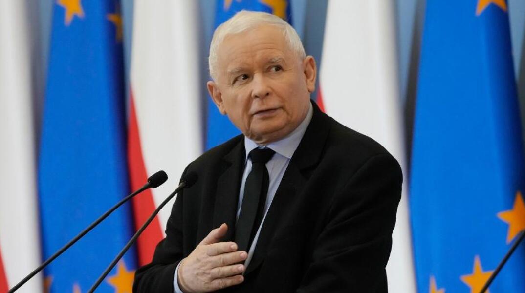 Ο ισχυρός άνδρας της Πολωνίας βρήκε την αιτία της υπογεννητικότητας: Φταίνε οι γυναίκες που πίνουν	