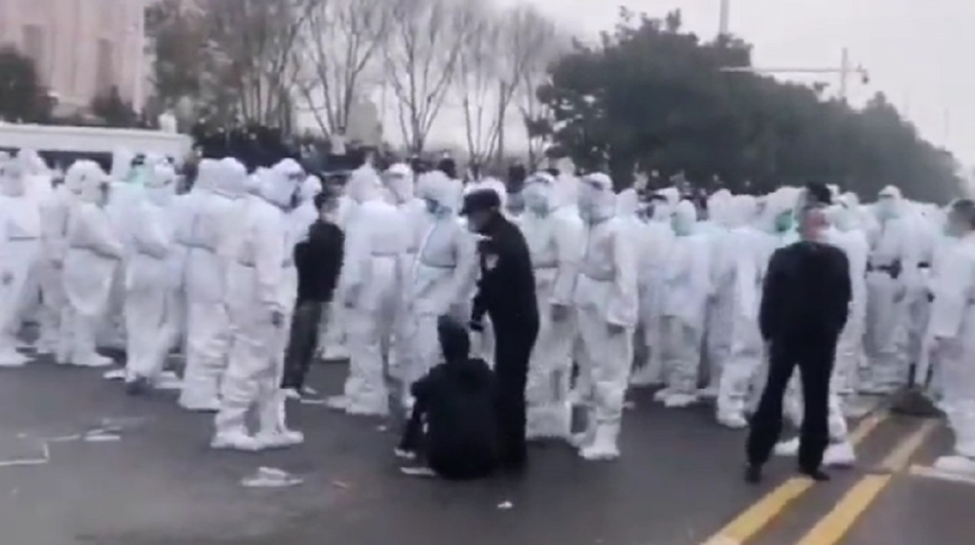 Επεισόδια στο μεγαλύτερο εργοστάσιο παραγωγής iPhone στην Κίνα