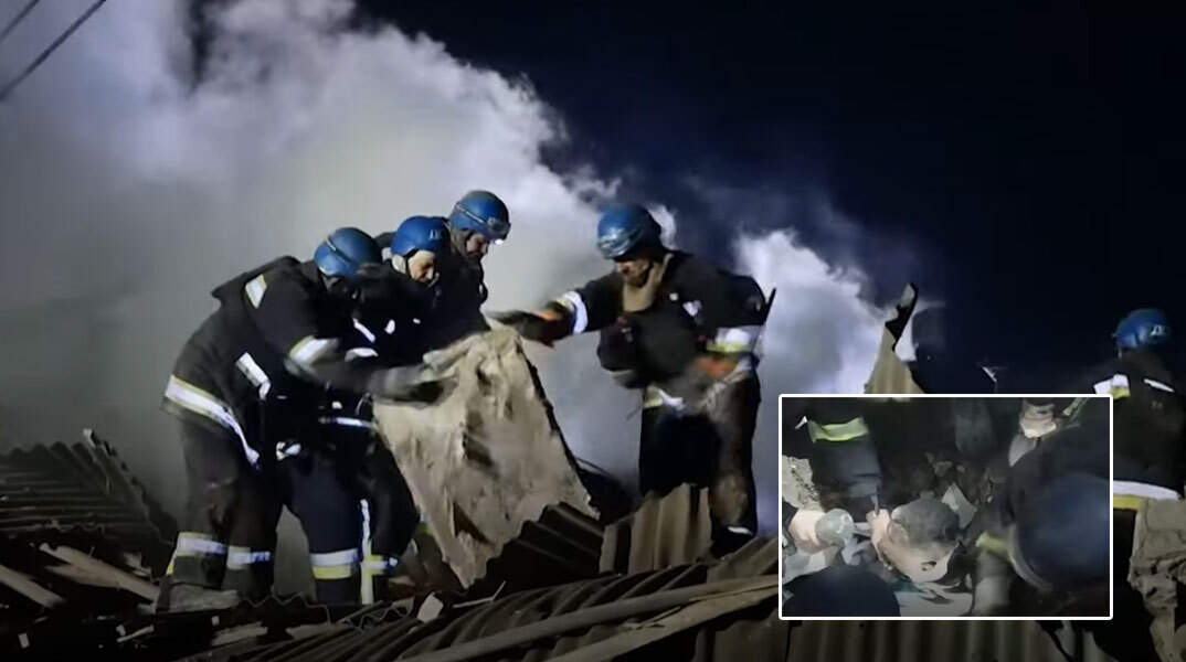 Διασώστες στην Ουκρανία αναζητούν επιζώντες στο μαιευτήριο που βομβάρδισαν οι Ρώσοι