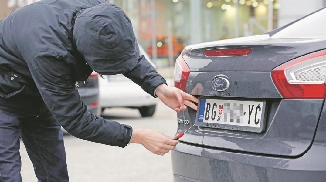 Επέλεξαν την αποκλιμάκωση: Σερβία και Κόσοβο συμφώνησαν για τις πινακίδες