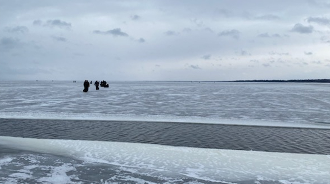 Διασώθηκαν 200 ψαράδες που αποκλείστηκαν σε κομμάτι πάγου σε λίμνη της Μινεσότας