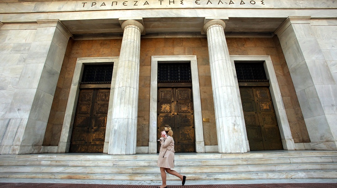 Συμφωνία Σταϊκούρα - τραπεζών: Τέσσερα μέτρα για δανειολήπτες και καταθέτες
