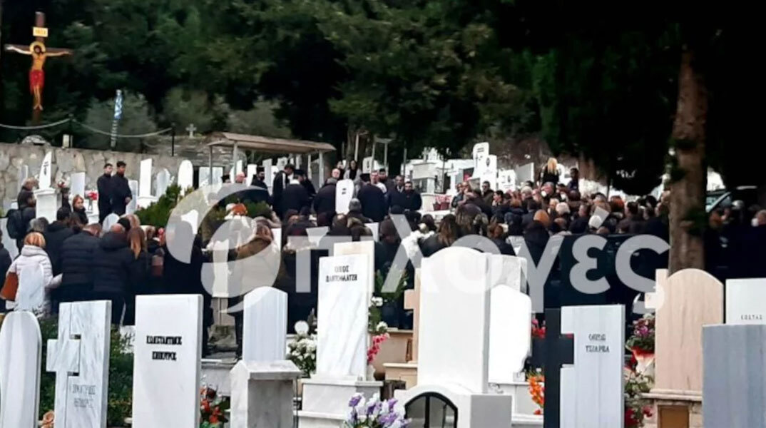 Βαρύ κλίμα στις Σέρρες στην κηδεία του 11χρονου μαθητή