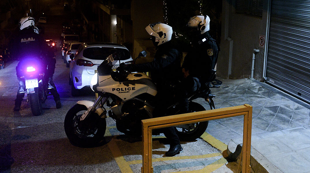 Ο αστυνομικός στη Θεσσαλονίκη που πυροβόλησε τον 16χρονο Ρομά περιέγραψε στην κατάθεσή του τι συνέβη στην αιματηρή καταδίωξη