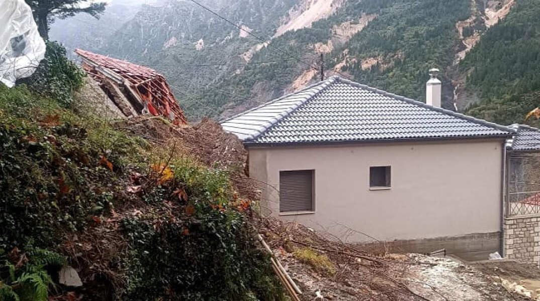 Κακοκαιρία στην Ήπειρο – Κατολίσθηση παρέσυρε δύο σπίτια στους Μελισσουργούς