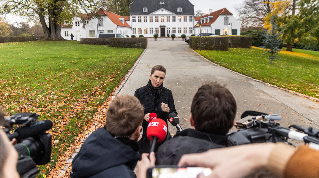 Η Μέτε Φρεντέρικσεν παραμένει πρωθυπουργός στη Δανία
