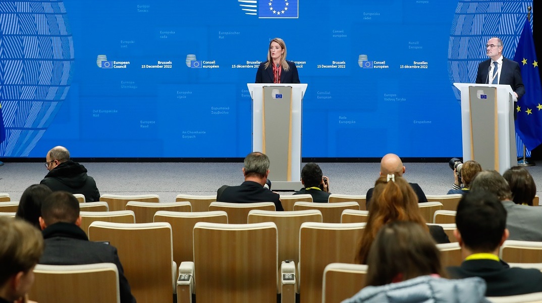 Το Ευρωπαϊκό Κοινοβούλιο ξεκινά μεταρρυθμίσεις κατά της διαφθοράς - Σχέδιο 10 σημείων