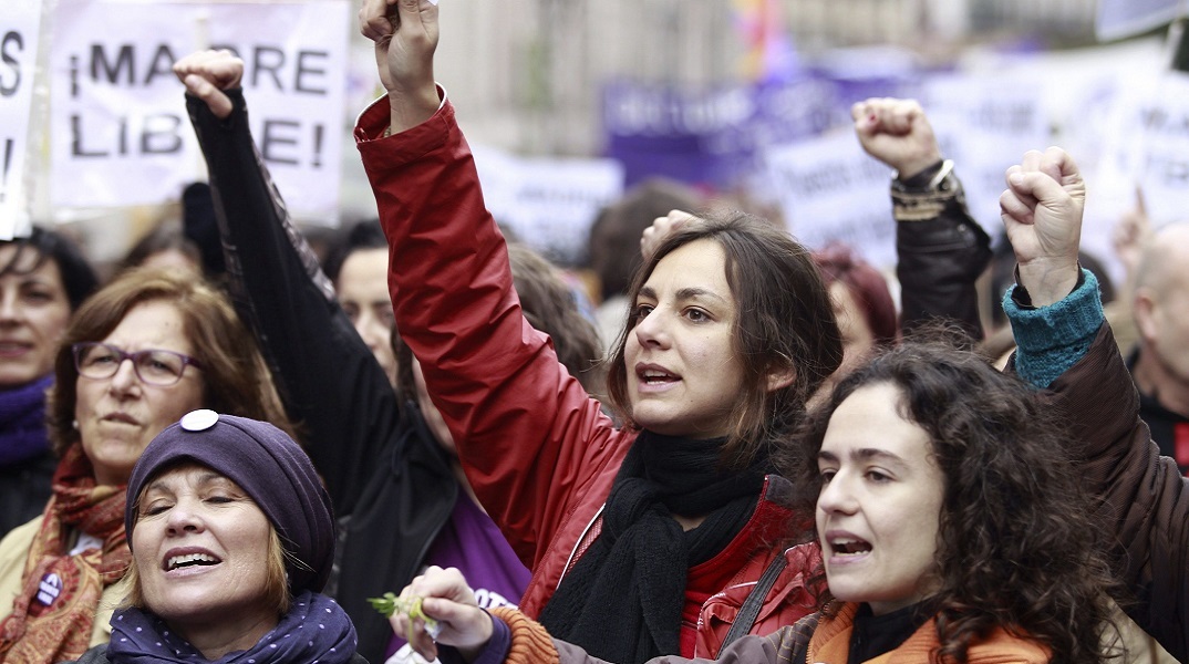 Χωρίς γονική συναίνεση οι αμβλώσεις σε ανήλικες άνω των 16 ετών στην Ισπανία