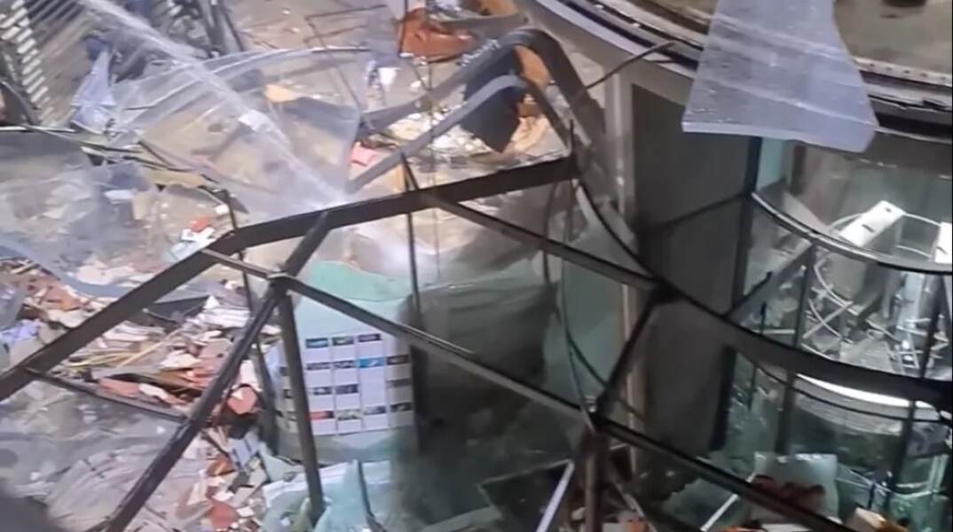 Γερμανία: Έκρηξη στο μεγαλύτερο κυλινδρικό ενυδρείο του κόσμου – Δύο τραυματίες