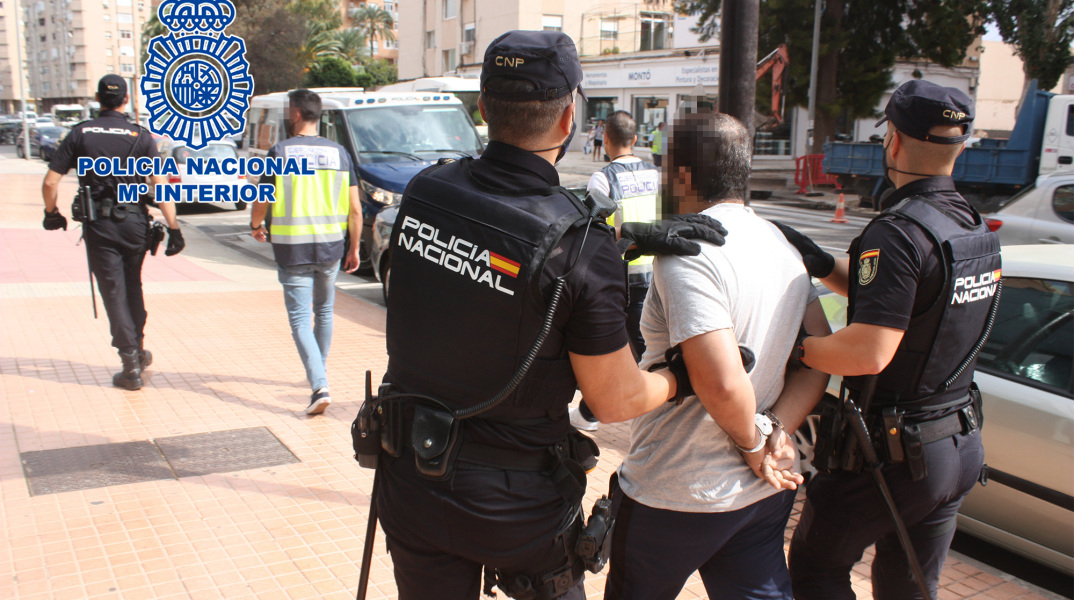 Ισπανία: Η ισπανική αστυνομία συνέλαβε έναν από τους δέκα πιο καταζητούμενους φυγάδες της λίστας του FBI	