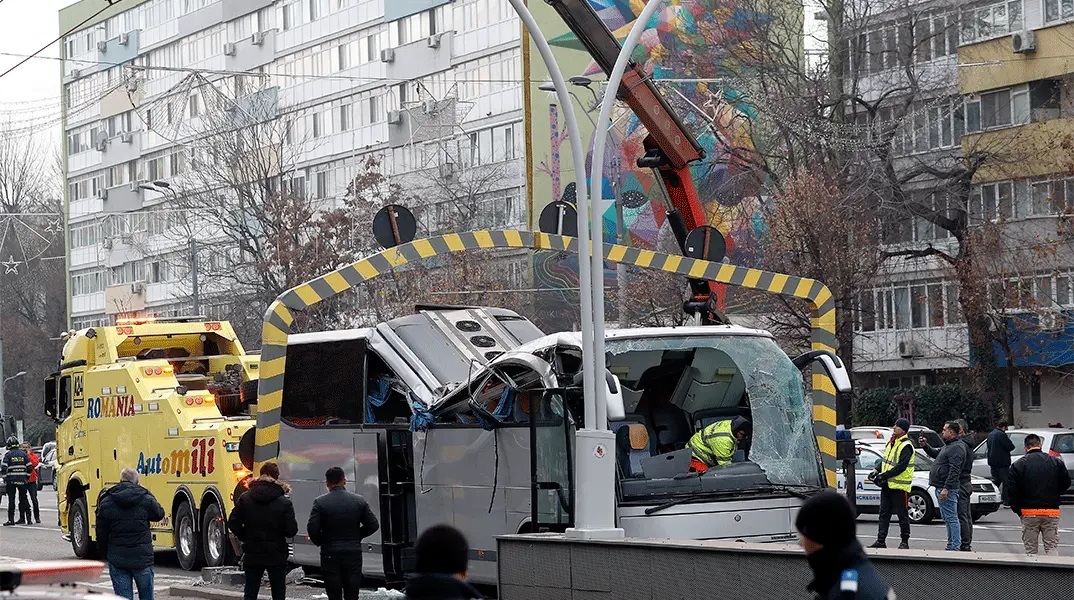 Δυστύχημα στη Ρουμανία: Η υπερασπιστική γραμμή του οδηγού 