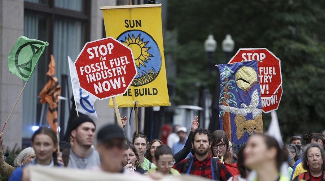 Βρετανία: Οι ακτιβιστές της Extinction Rebellion ανακοινώνουν ότι αλλάζουν τακτική και θα πάψουν να προκαλούν προβλήματα στο κοινό και τις επιχειρήσεις	