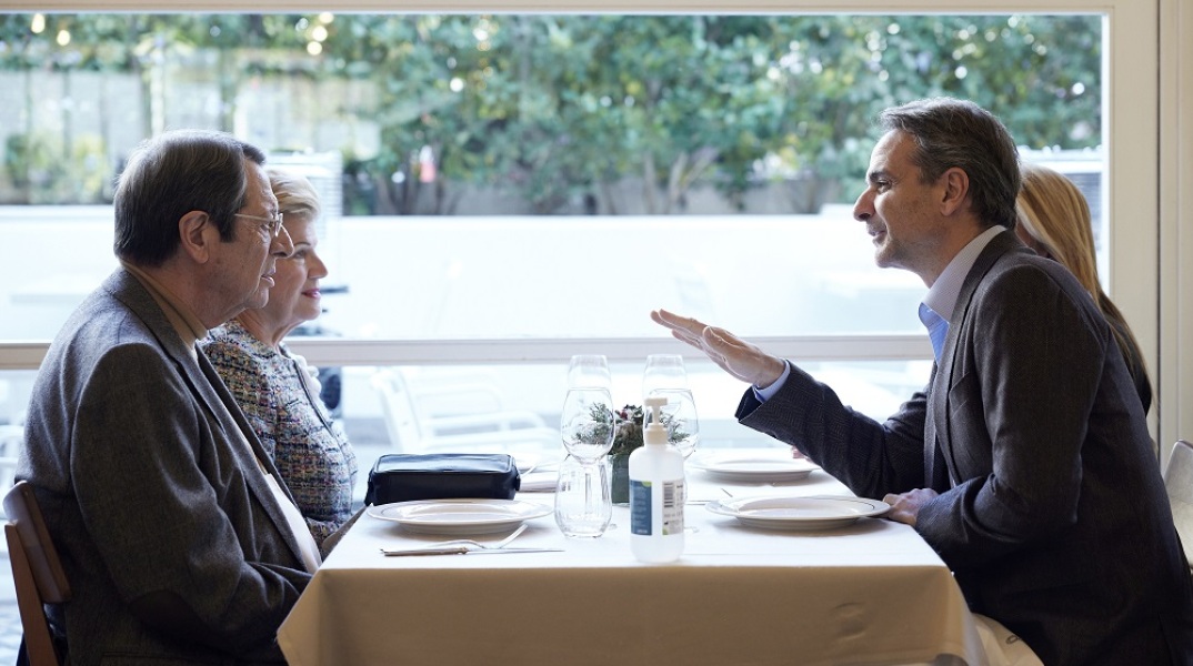 Ο πρωθυπουργός και η σύζυγός του γευμάτισαν με το ζεύγος Αναστασιάδη: Ελλάδα και Κύπρος πυλώνες ασφαλείας