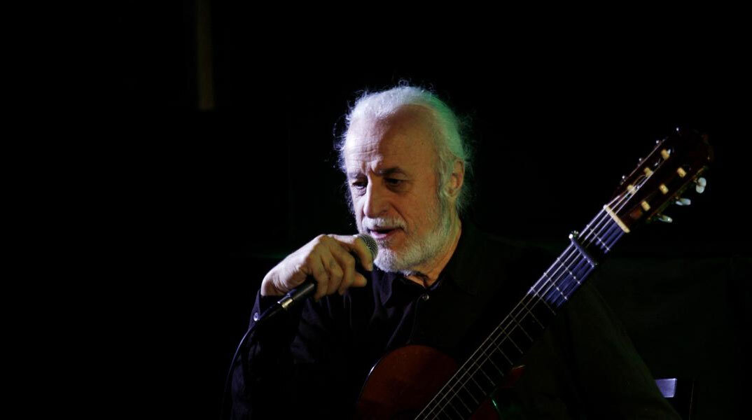 Ο Νότης Μαυρουδής έγραψε ορισμένα από τα διασημότερα ελληνικά τραγούδια