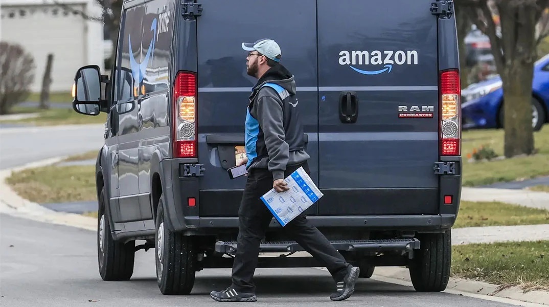 Η Amazon επιβεβαιώνει ότι προχωρά σε 18.000 απολύσεις