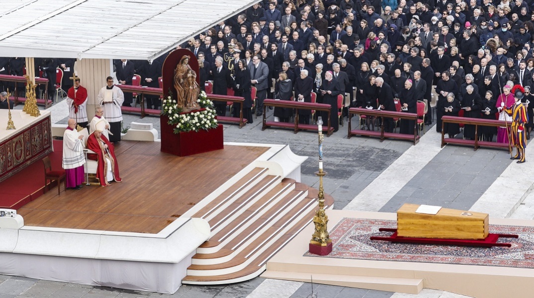 Πάπας Βενέδικτος: Live η κηδεία του στην πλατεία του Αγίου Πέτρου