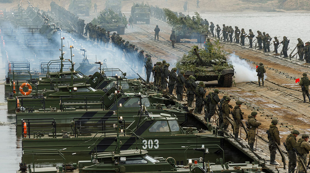 Ρωσικά και λευκορωσικά στρατεύματα εκπαιδεύονται μαζί κοντά στα σύνορα με την Ουκρανία