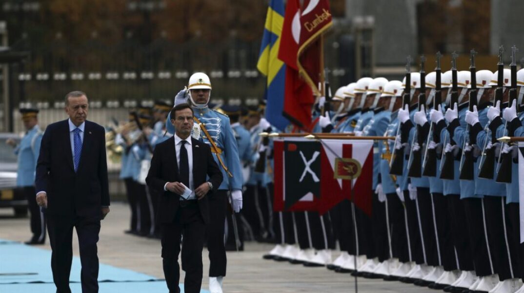Οργή της Τουρκίας για το κρεμασμένο ομοίωμα του Ερντογάν από Κούρδους στην Σουηδία