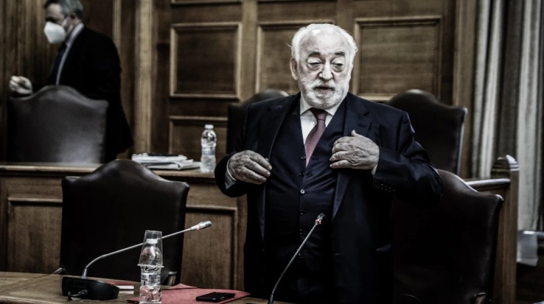 Ειδικό Δικαστήριο – γραμματέας Καλογρίτσα: «Έφευγαν φάκελοι και τσάντες με χρήματα από το γραφείο»