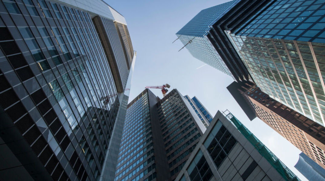 Τα μπαρ της Φρανκφούρτης στοχεύουν ψηλά