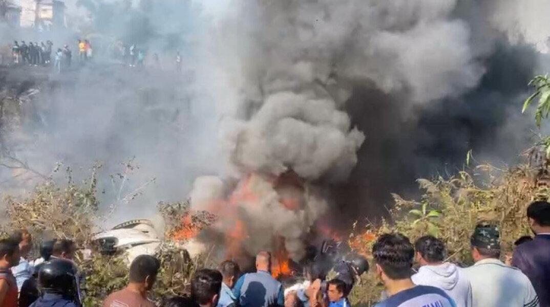 Νεπάλ: Τουλάχιστον 16 νεκροί στη συντριβή αεροσκάφους με 72 επιβαίνοντες (εκπρόσωπος του στρατού)	