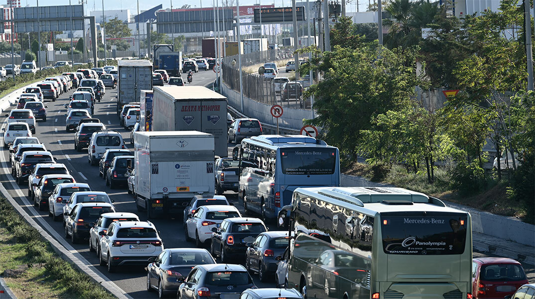 Κίνηση στους δρόμους της Αθήνας