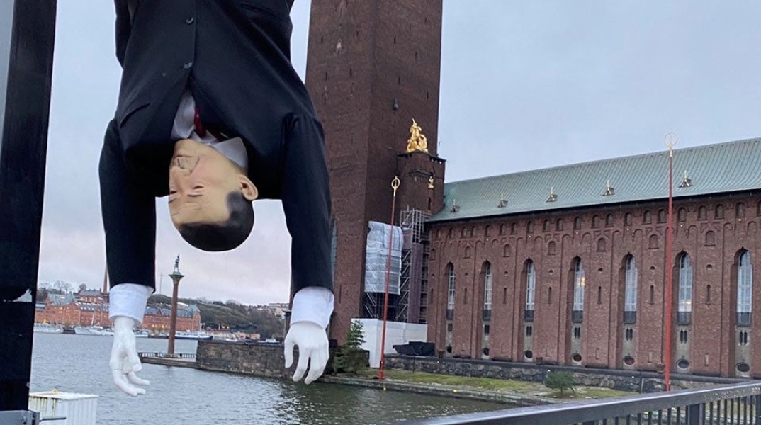 Τσαβούσογλου: “Παράλογη” η αδράνεια της σουηδικής εισαγγελίας για το ομοίωμα Ερντογάν