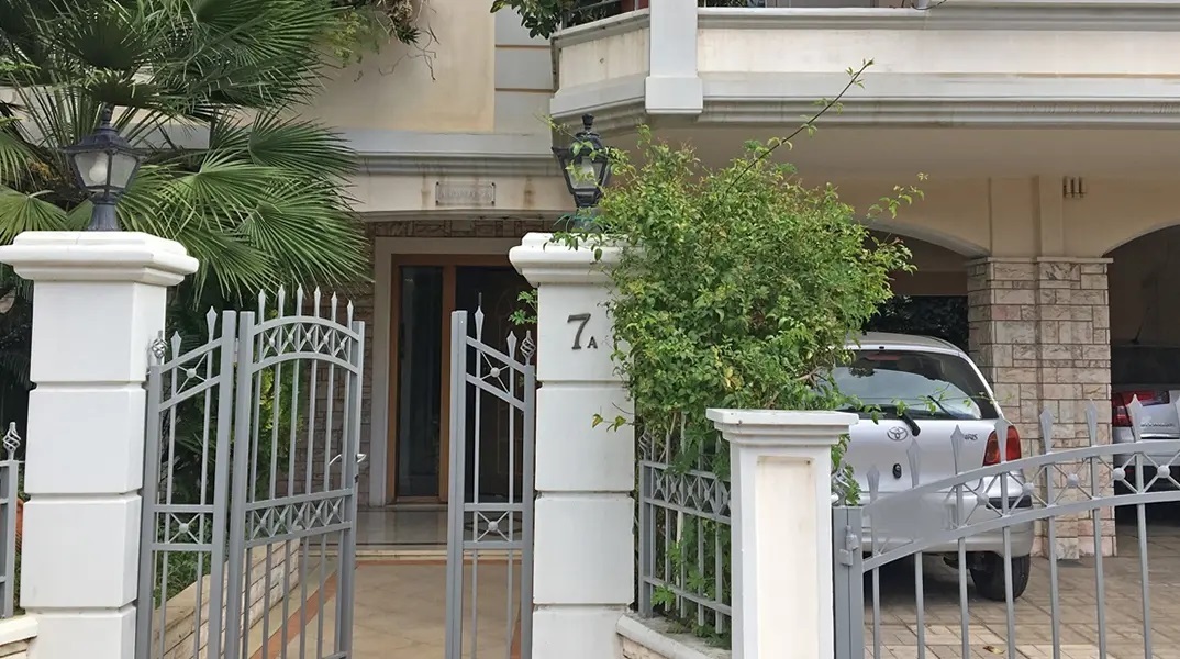 Μια σκοτεινή ιστορία απάτης και ξυλοδαρμών πίσω από τον απαγχονισμό του λογιστή στο Μοσχάτο