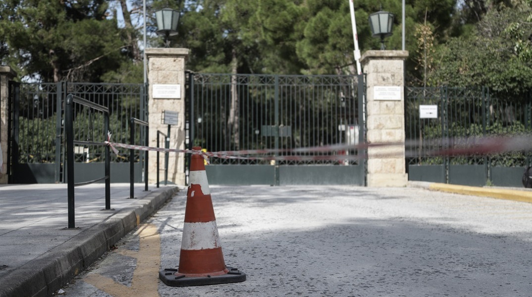 Λήξη συναγερμού στο Κολλέγιο Αθηνών: Δεν εντοπίστηκαν ύποπτοι - Συνεχίζονται οι έρευνες