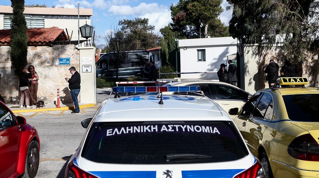 Κολλέγιο Αθηνών: Γιατί έγινε η εισβολή εξωσχολικών με μαχαίρια 