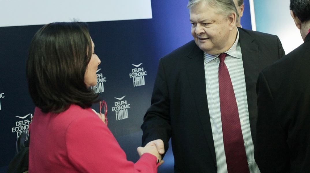 Κόντρα Διαμαντοπούλου-Βενιζέλου για εκδήλωση με τον τίτλο «Μένουμε Ευρώπη» -«Βαγγέλη, εκπλήσσομαι...» 