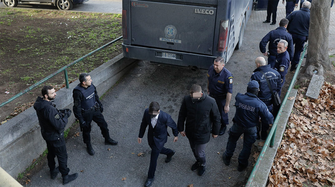 Δύο από τους κατηγορούμενους στη δίκη του Άλκη Καμπανού