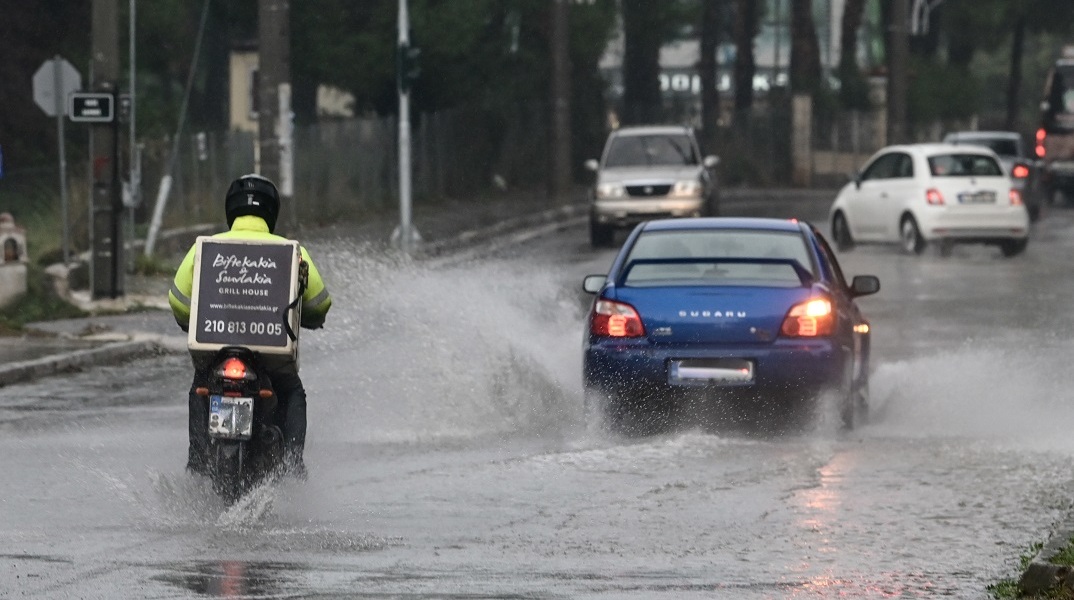 Κακοκαιρία: Μήνυμα από το 112 σε περιοχές της Δυτικής Ελλάδας και του Ιονίου 