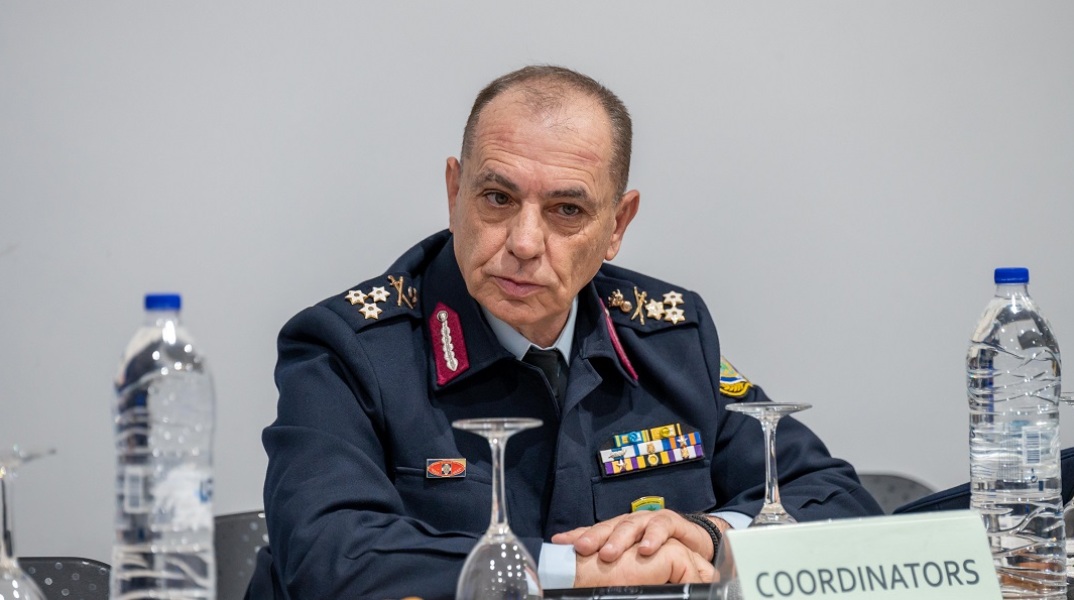 Κρίσεις στην ΕΛΑΣ: Παραμένει αρχηγός ο Σκούμας